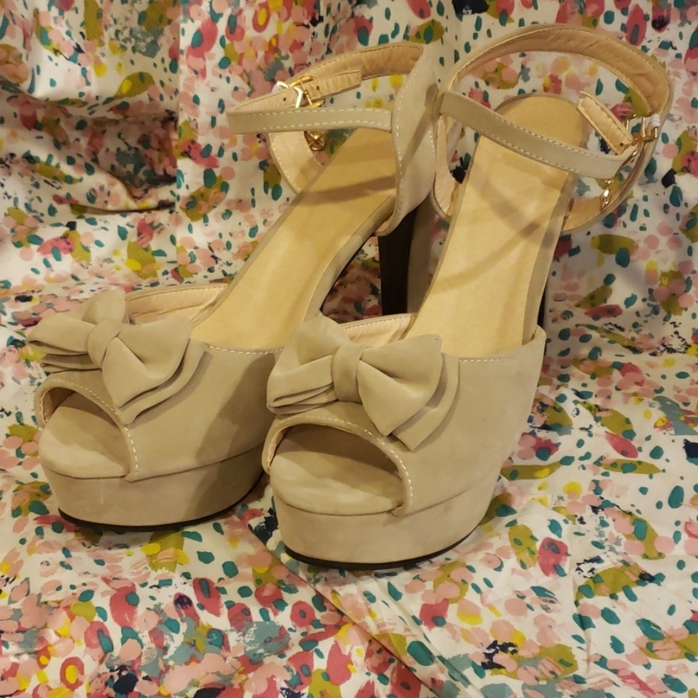 Platform peeptoes